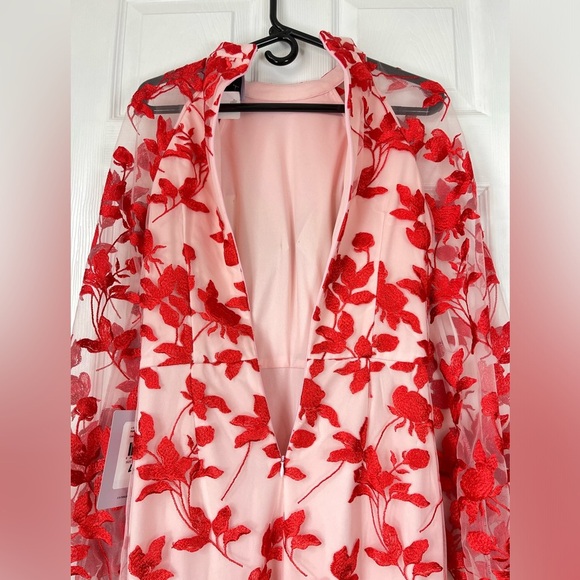 JS Collections Embroidered Floral Lace Long Sleeve Gown Size 4 - Picture 5 of 10